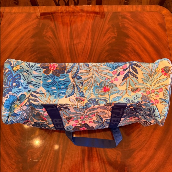 Lilly Pulitzer Originals Duffle - Best Fronds Forever - Picture 8 of 16
